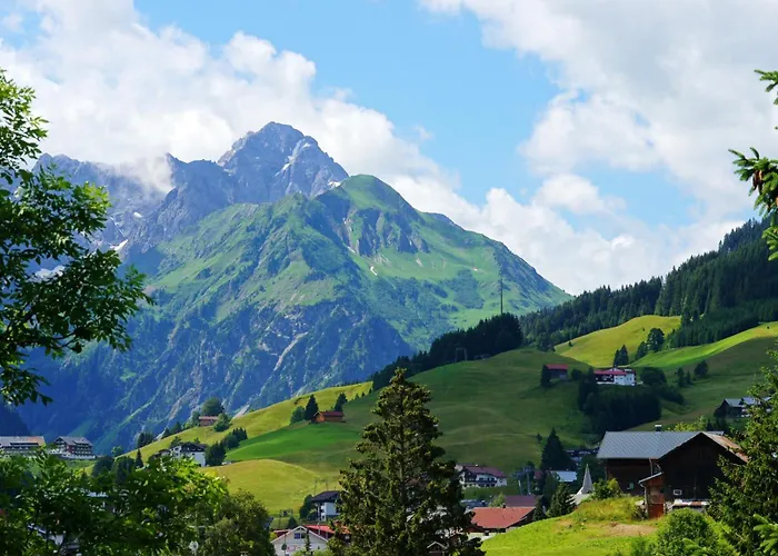 Walliser Hotel Hirschegg (Vorarlberg)